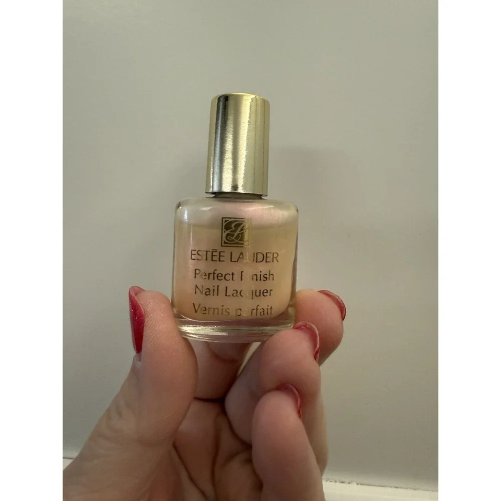 ESTEE‎ LAUDER PERFECT FINISH NAIL LACQUER In Bloom NEW In Box